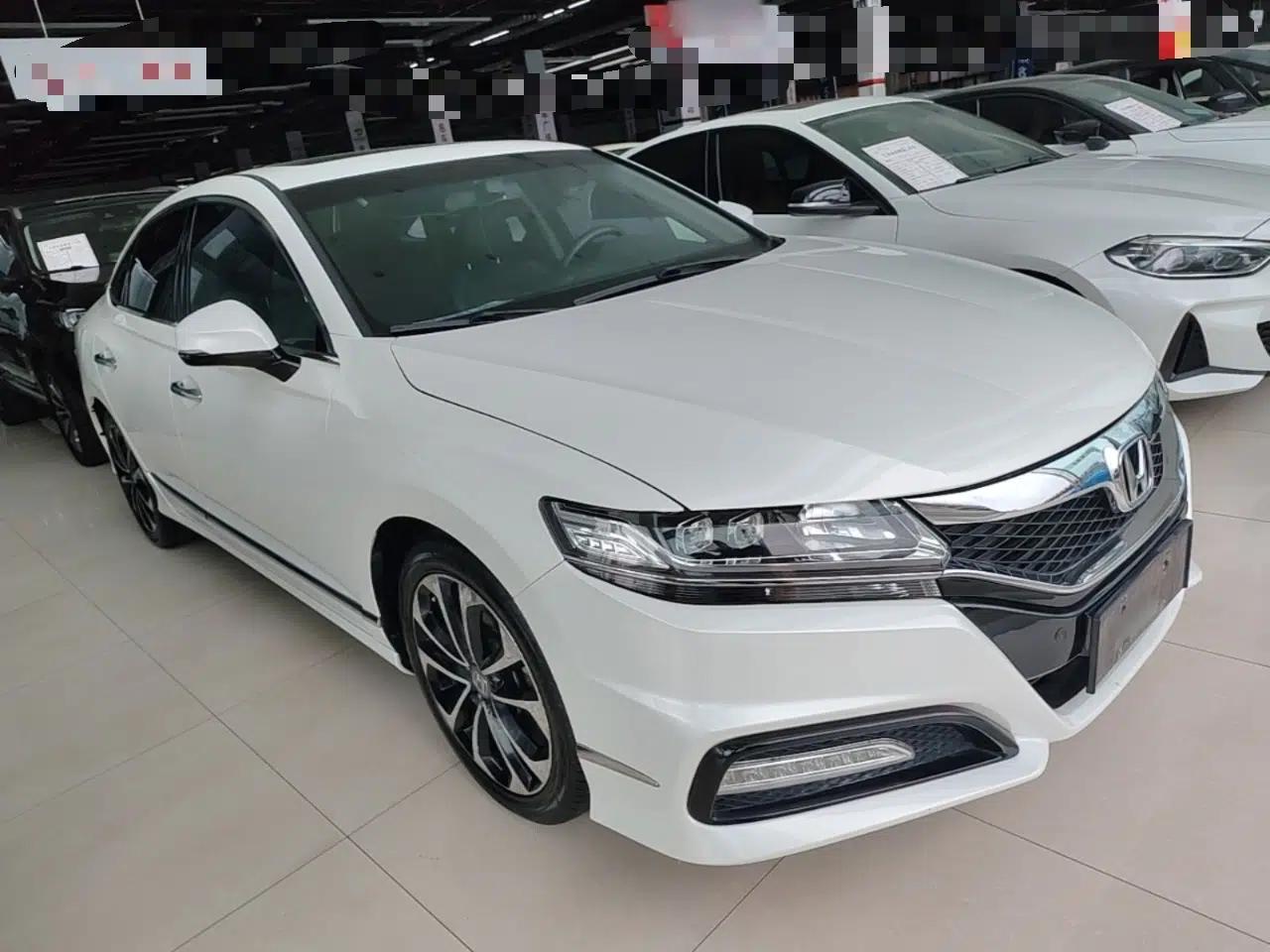 Honda Spirior 2015 2.0L Prestige Edition — миниатюра 3