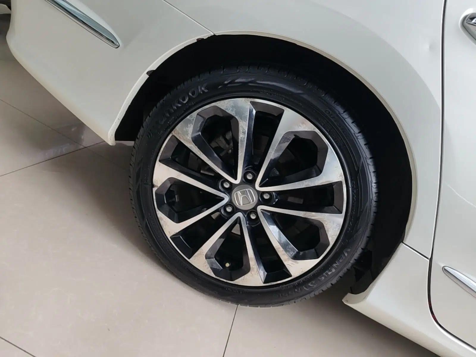 Honda Spirior 2015 2.0L Prestige Edition — миниатюра 10