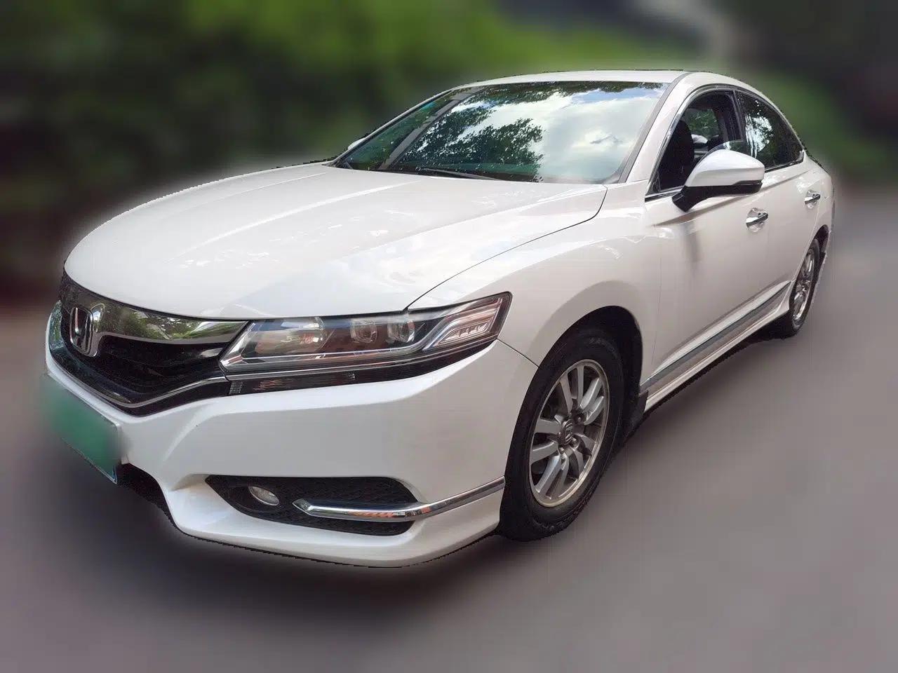 Honda Spirior 2015 2.0L Prestige Edition — миниатюра 1