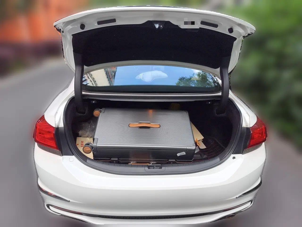 Honda Spirior 2015 2.0L Prestige Edition — миниатюра 20