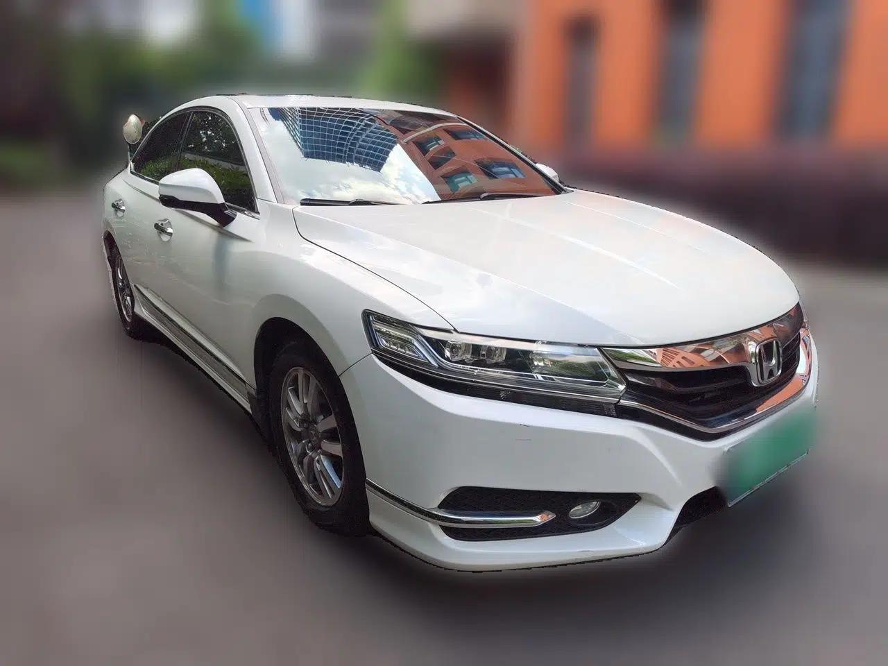 Honda Spirior 2015 2.0L Prestige Edition — миниатюра 3