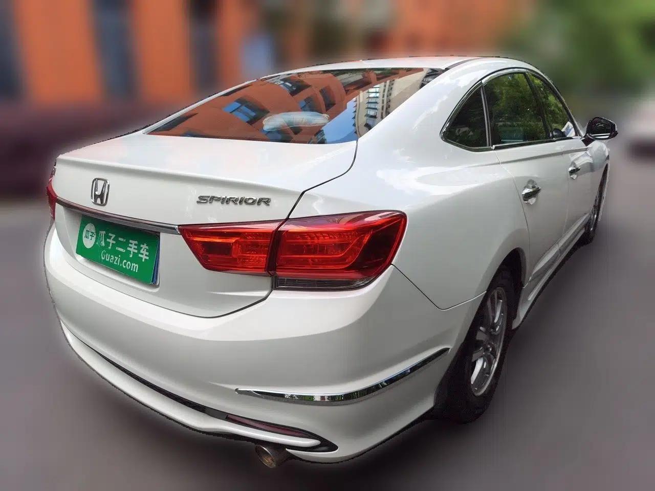 Honda Spirior 2015 2.0L Prestige Edition — миниатюра 6
