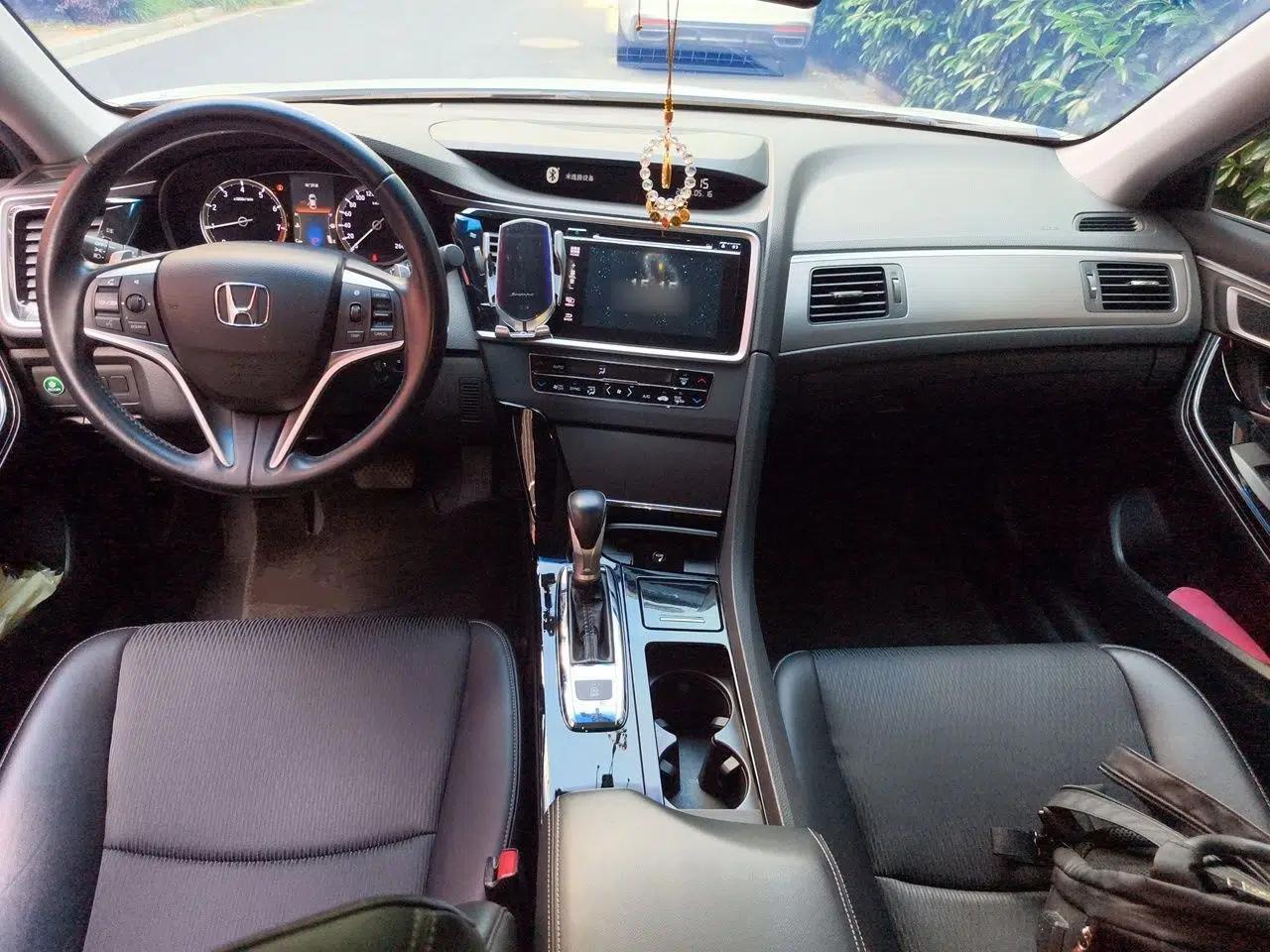 Honda Spirior 2015 2.0L Prestige Edition — миниатюра 10