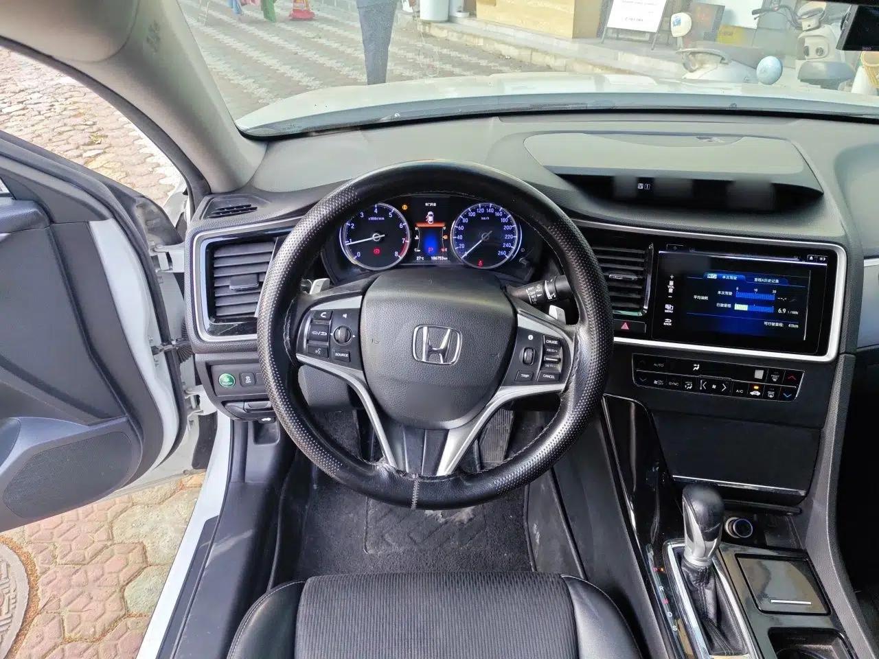 Honda Spirior 2017 2.0L Classic Edition — миниатюра 11