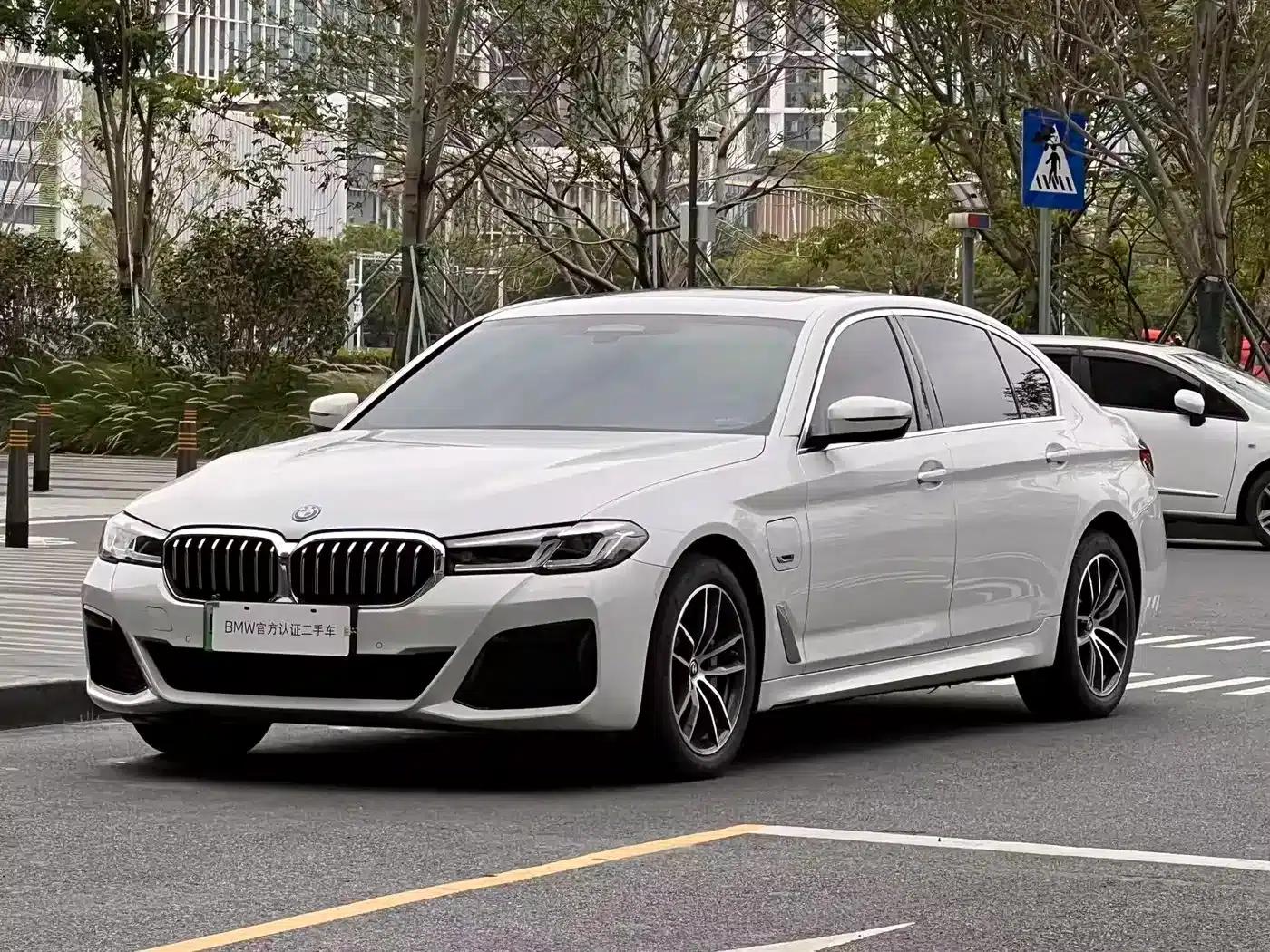 BMW 5 Series PHEV 2022 Facelift 535Le Pioneer Edition M Sport Package — миниатюра 1