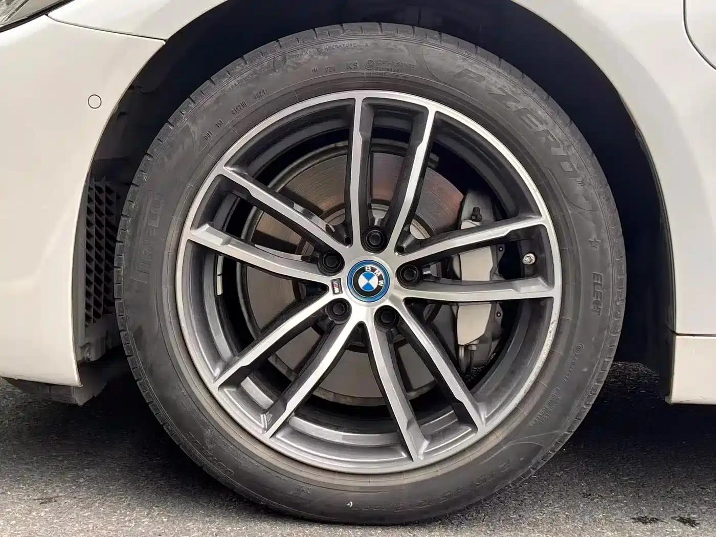 BMW 5 Series PHEV 2022 Facelift 535Le Pioneer Edition M Sport Package — миниатюра 7
