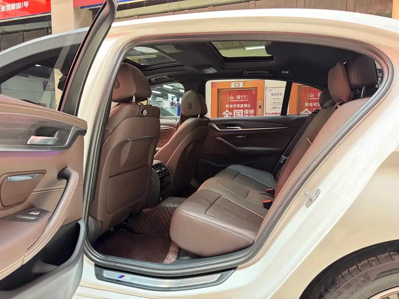 BMW 5 Series PHEV 2021 535Le M Sport Package — миниатюра 17