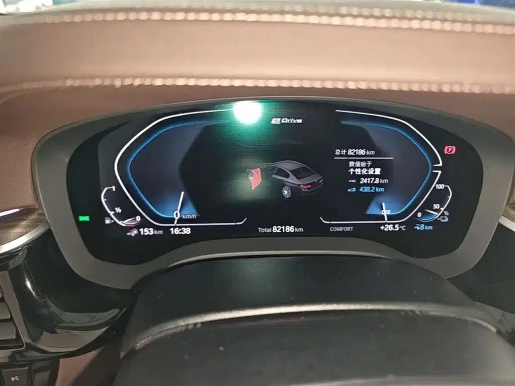 BMW 5 Series PHEV 2020 Mileage Upgrade Edition 530Le Pioneer Edition — миниатюра 12