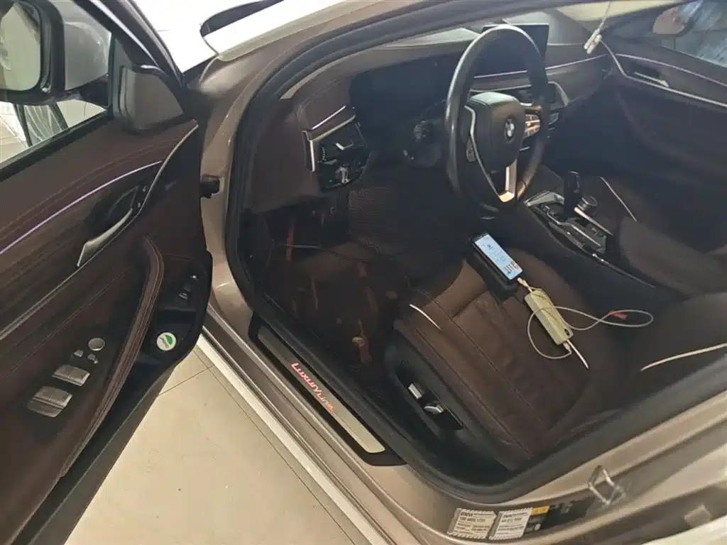 BMW 5 Series PHEV 2020 Mileage Upgrade Edition 530Le Pioneer Edition — миниатюра 16