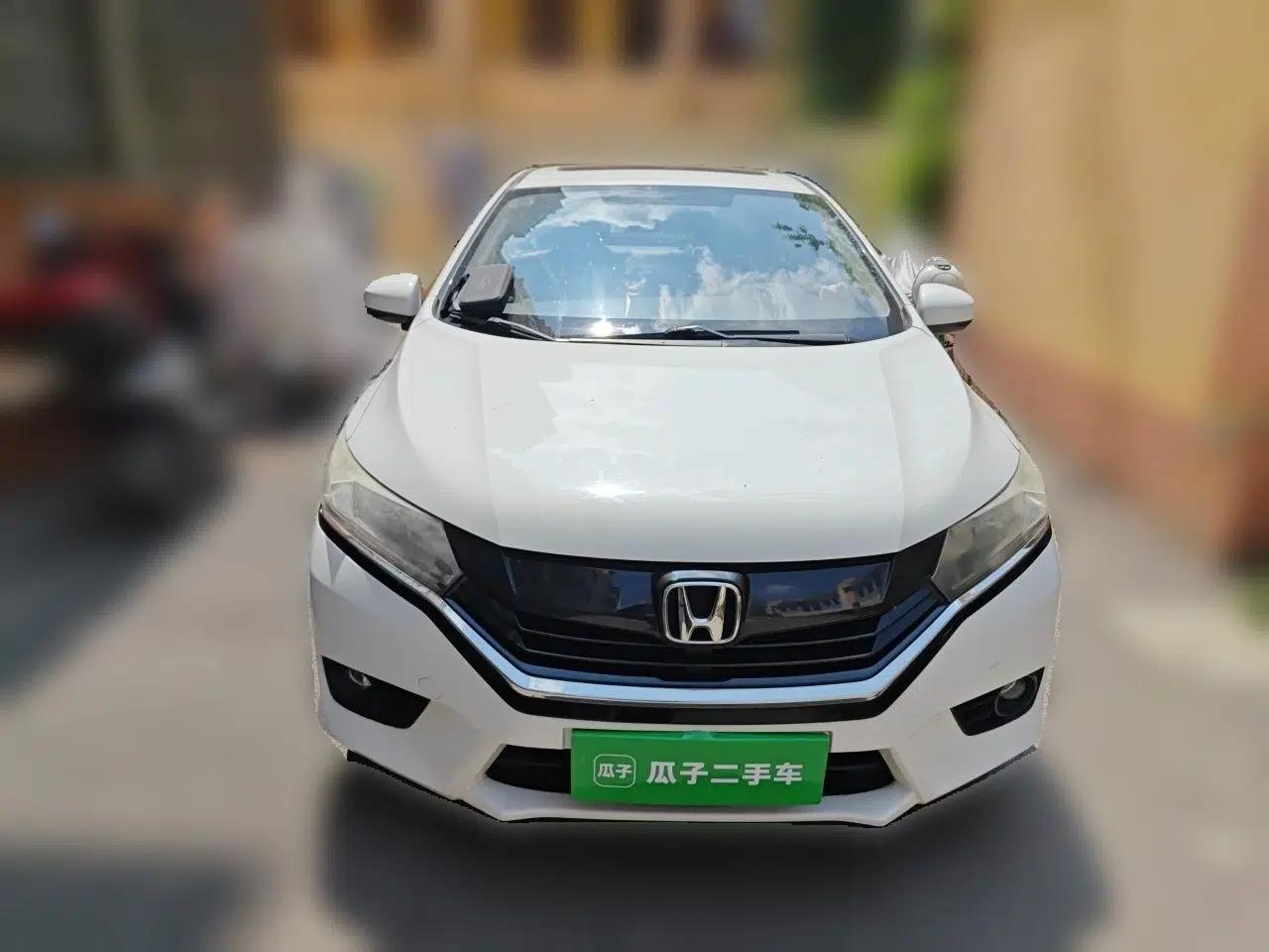 Honda Greiz 2016 1.5L CVT Luxury Edition — миниатюра 2