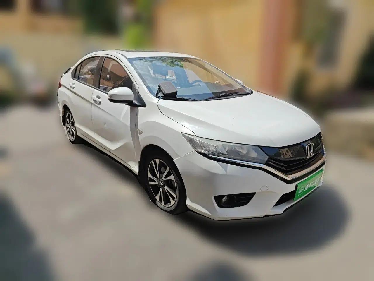 Honda Greiz 2016 1.5L CVT Luxury Edition — миниатюра 3