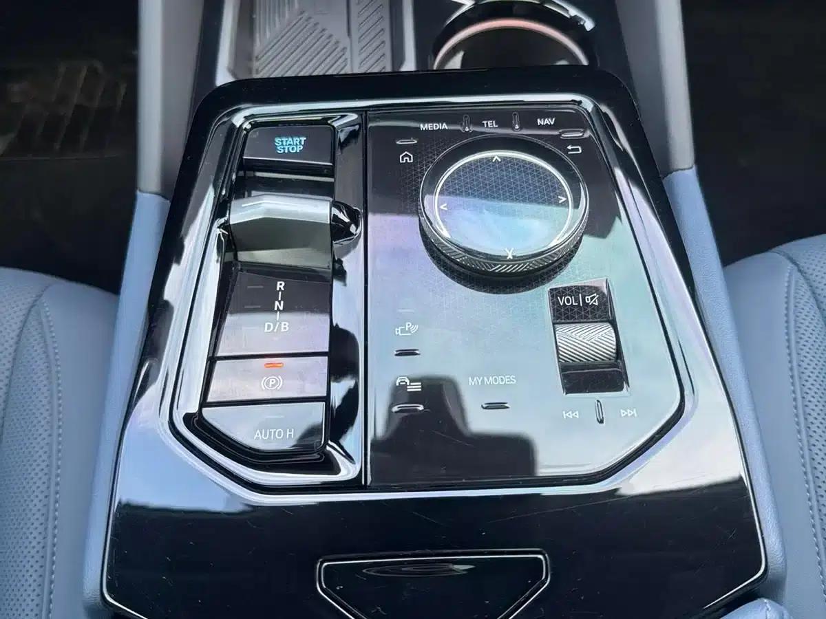 BMW i5 2024 eDrive 35L Premium M Sport Package — миниатюра 12