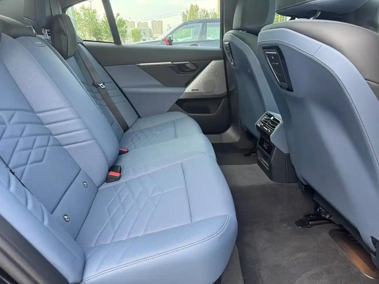BMW i5 2024 eDrive 35L Premium M Sport Package — миниатюра 17