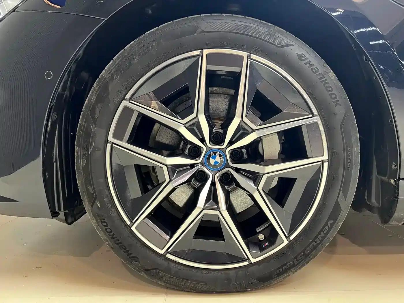 BMW i5 2024 eDrive 35L Premium Luxury Package — миниатюра 16