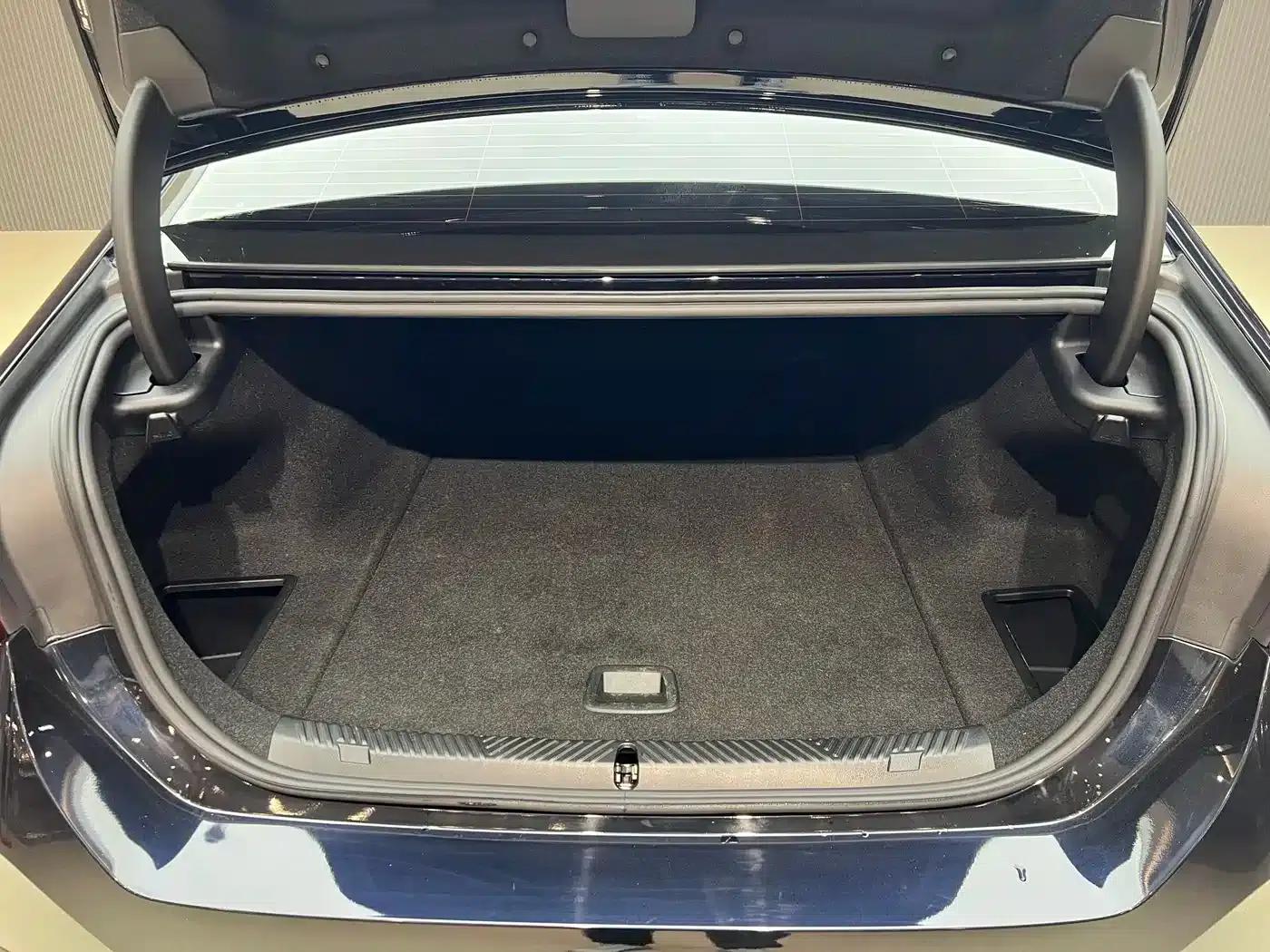 BMW i5 2024 eDrive 35L Premium Luxury Package — миниатюра 21
