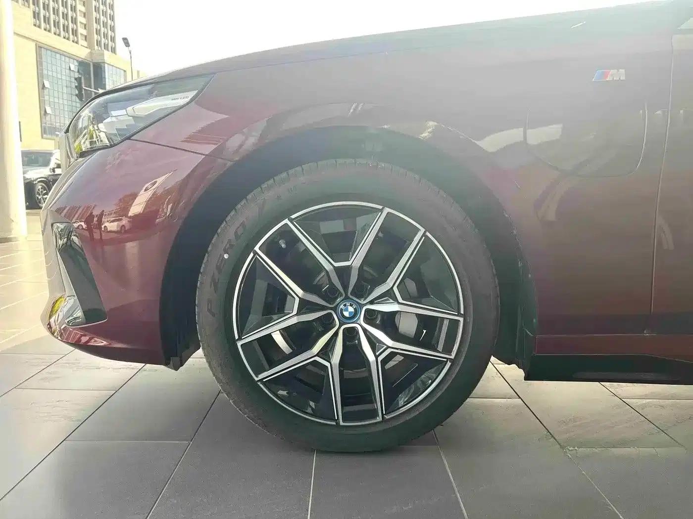 BMW i5 2024 eDrive 35L Premium M Sport Package — миниатюра 7