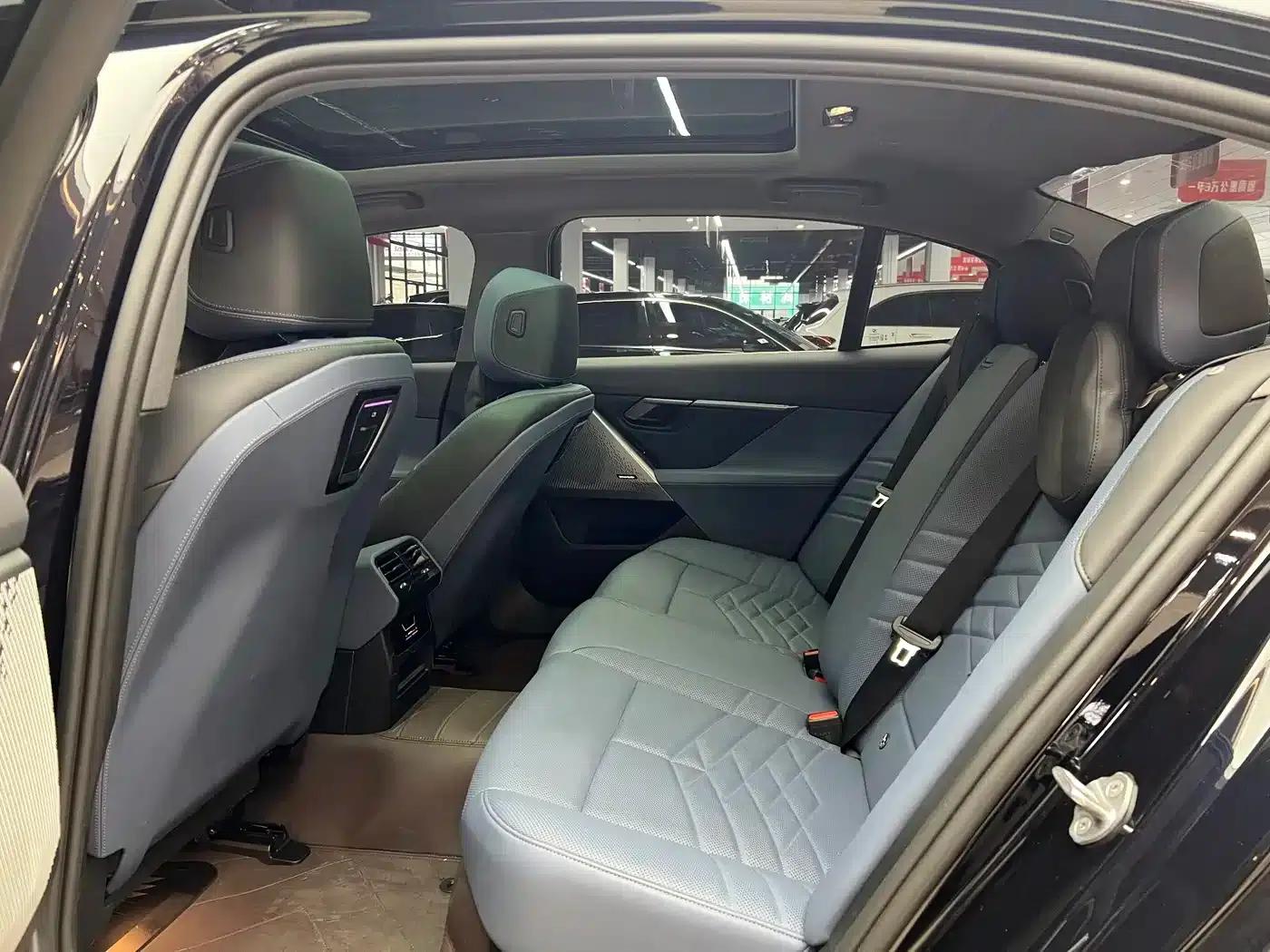 BMW i5 2024 eDrive 35L Premium Luxury Package — миниатюра 11