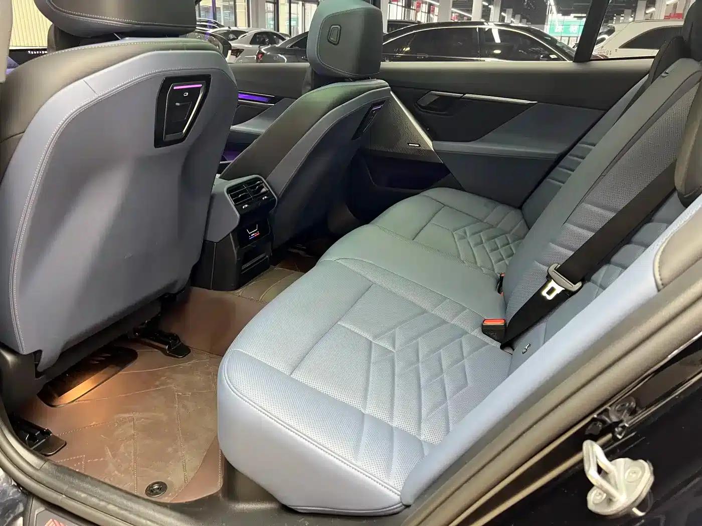BMW i5 2024 eDrive 35L Premium Luxury Package — миниатюра 16