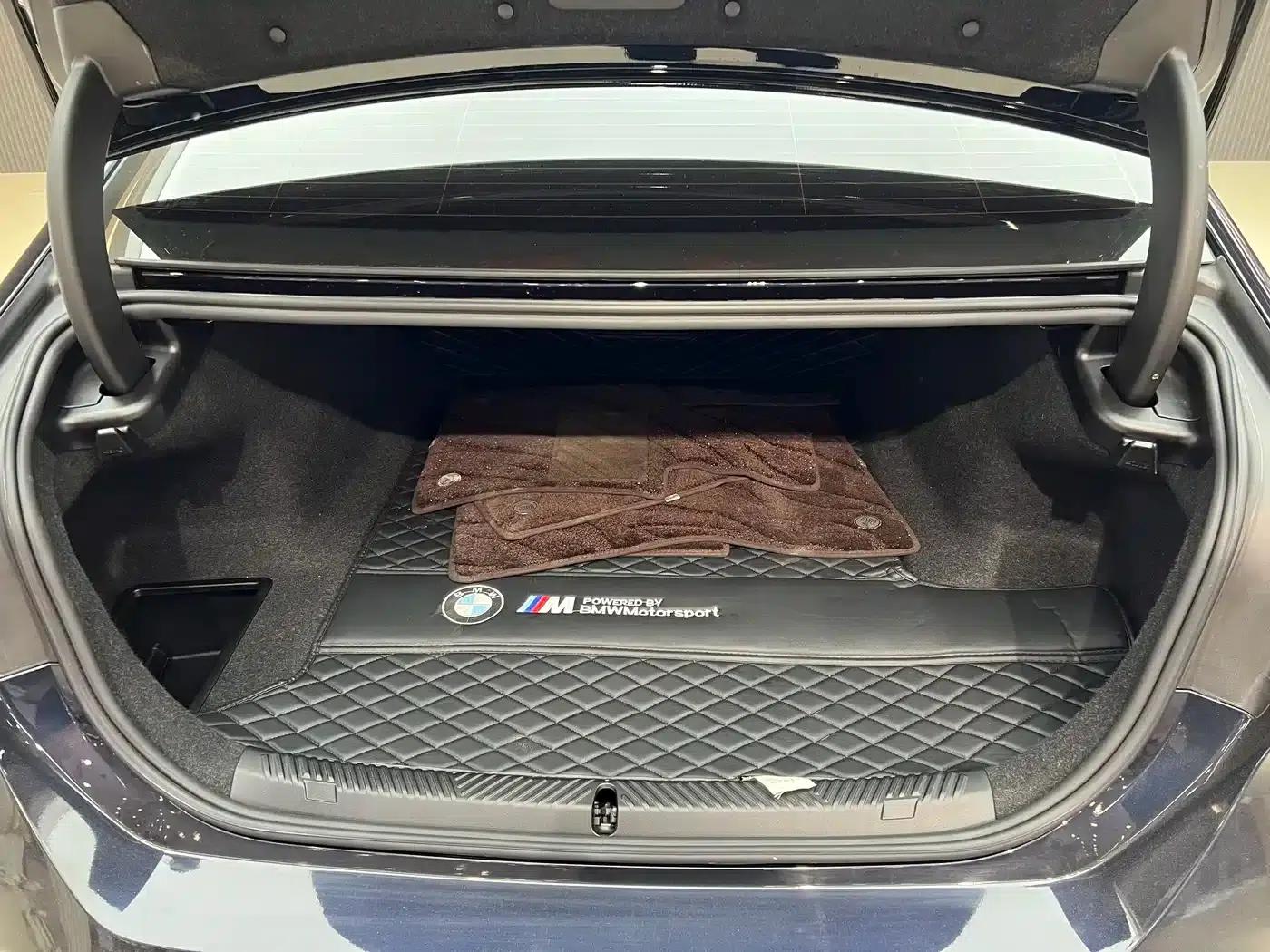 BMW i5 2024 eDrive 35L Premium Luxury Package — миниатюра 17