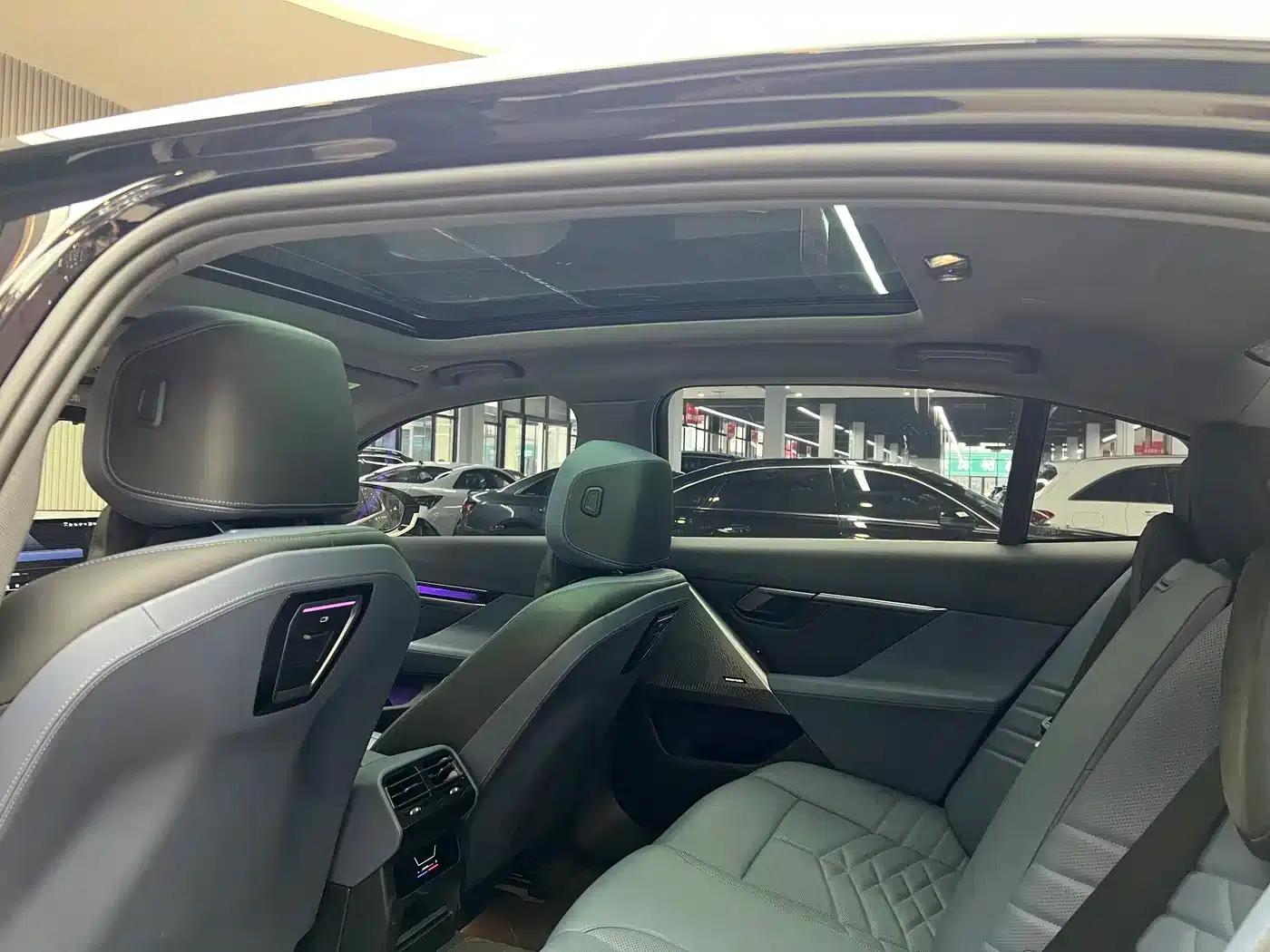BMW i5 2024 eDrive 35L Premium Luxury Package — миниатюра 18