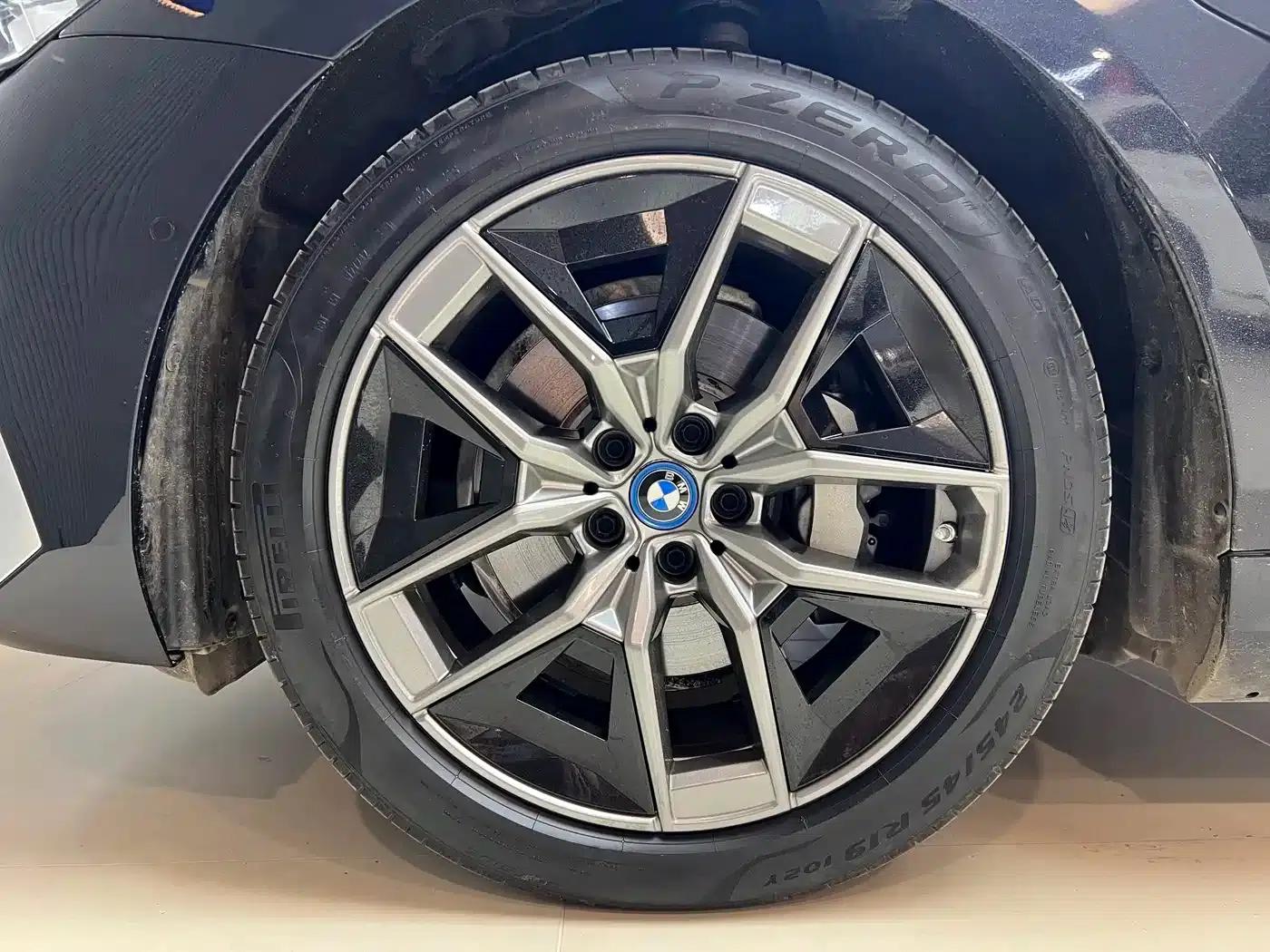 BMW i5 2024 eDrive 35L Premium Luxury Package — миниатюра 22