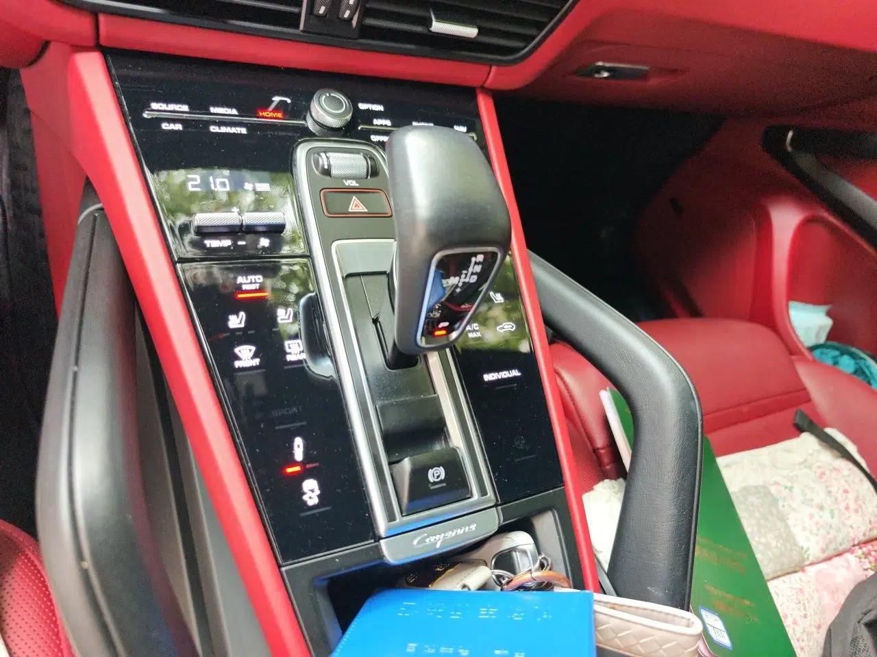 Porsche Cayenne E-Hybrid 2023 Cayenne E-Hybrid 2.0T Platinum Edition — миниатюра 15