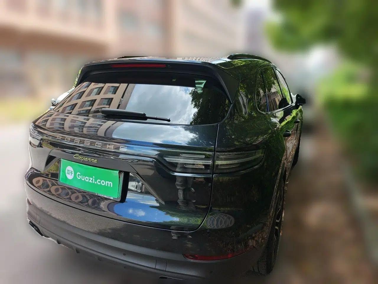 Porsche Cayenne E-Hybrid 2023 Cayenne E-Hybrid 2.0T Platinum Edition — миниатюра 6