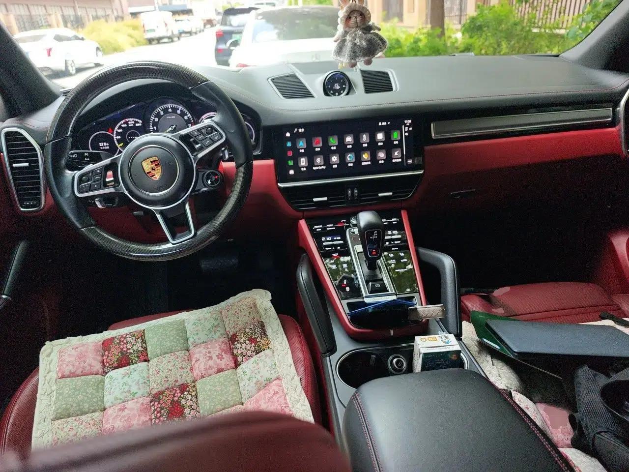 Porsche Cayenne E-Hybrid 2023 Cayenne E-Hybrid 2.0T Platinum Edition — миниатюра 10