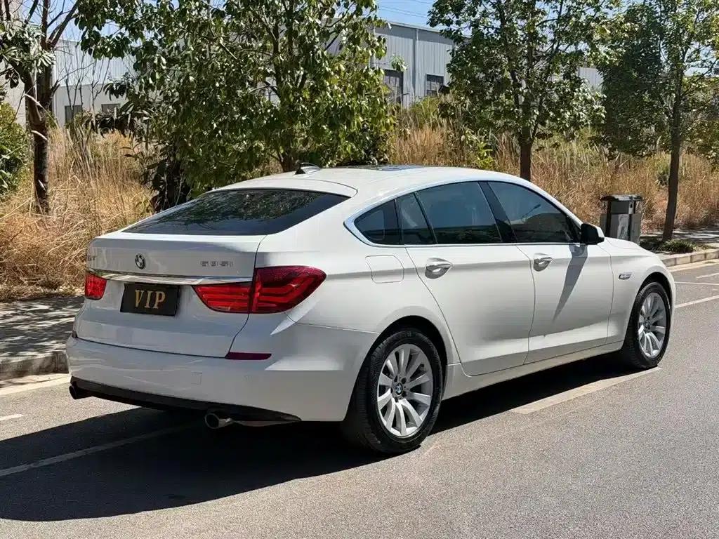 BMW 5 Series GT 2010 535i Luxury — миниатюра 9