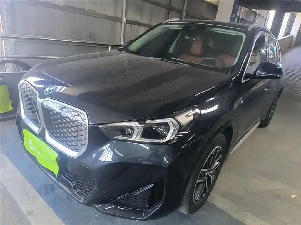 BMW iX1 2023 eDrive25L M Sport Package — миниатюра 1