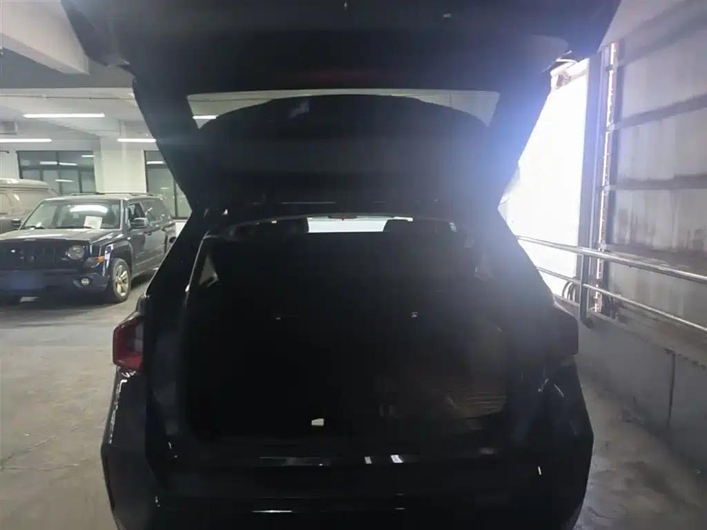BMW iX1 2023 eDrive25L M Sport Package — миниатюра 19