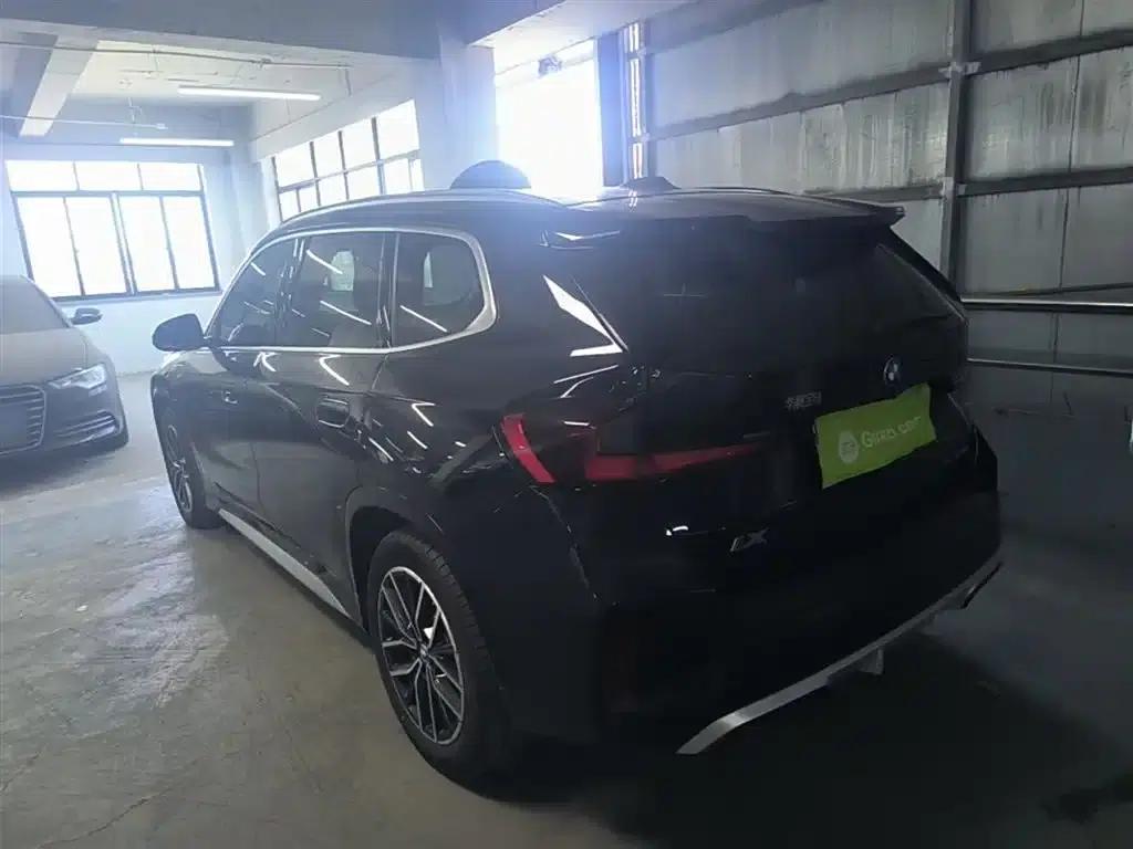 BMW iX1 2023 eDrive25L M Sport Package — миниатюра 5