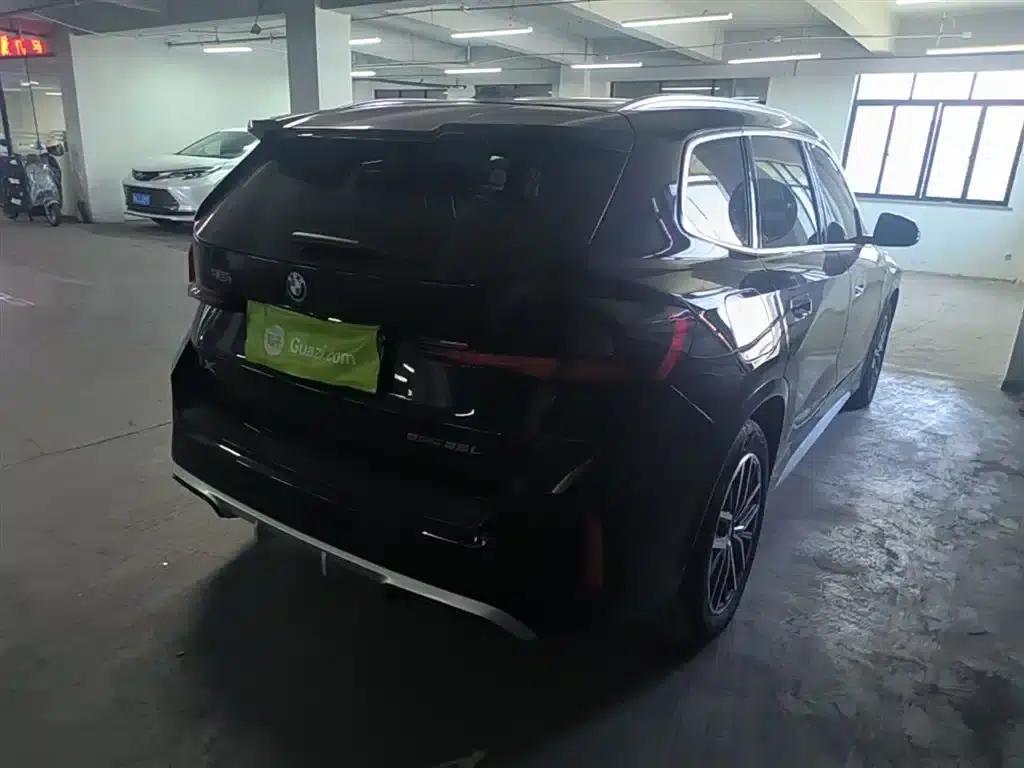 BMW iX1 2023 eDrive25L M Sport Package — миниатюра 7