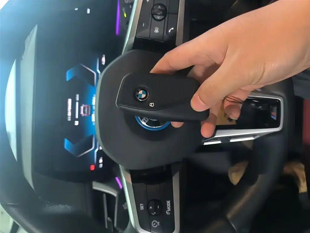 BMW iX1 2023 eDrive25L M Sport Package — миниатюра 9