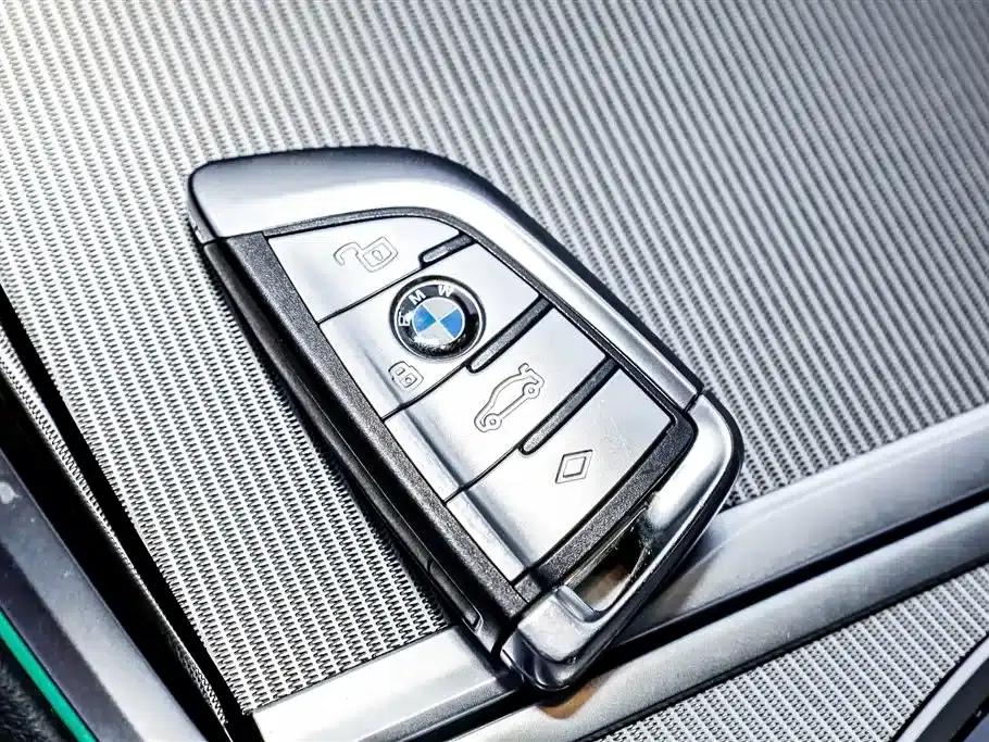 2021 BMW 8 Series Facelift 840i Coupe with M Sport Package — миниатюра 30