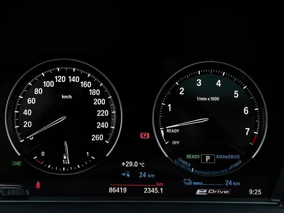 BMW X1 PHEV 2021 xDrive30Le Premium — миниатюра 11