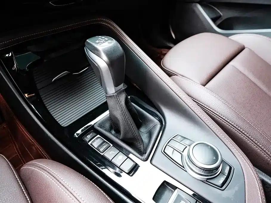 BMW X1 PHEV 2021 xDrive30Le Premium — миниатюра 12