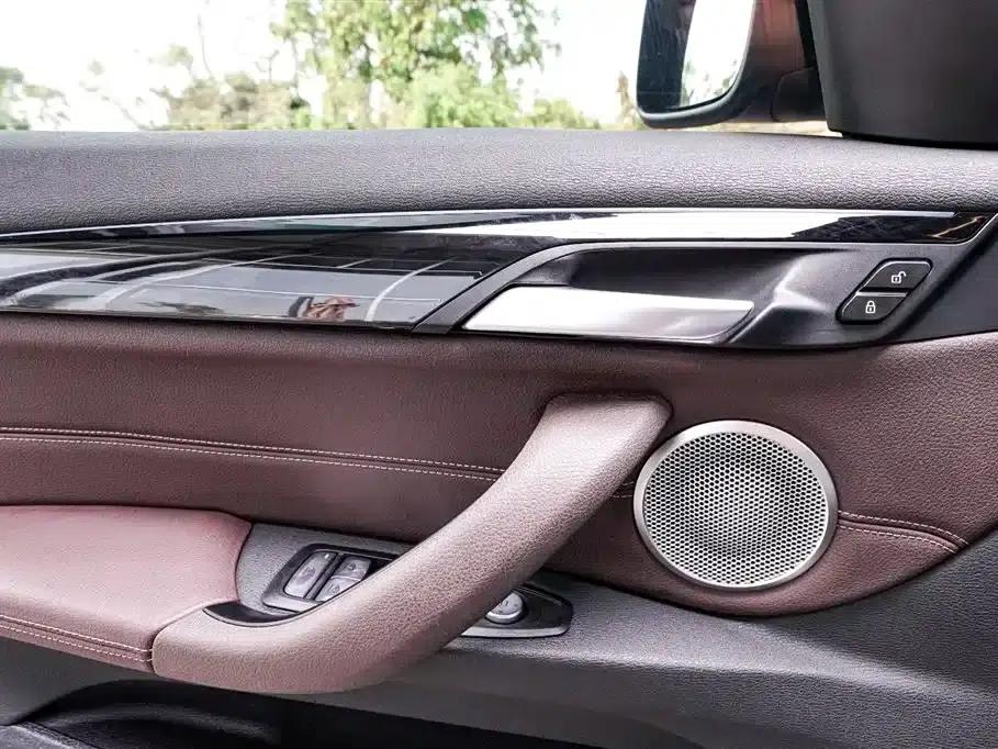 BMW X1 PHEV 2021 xDrive30Le Premium — миниатюра 13