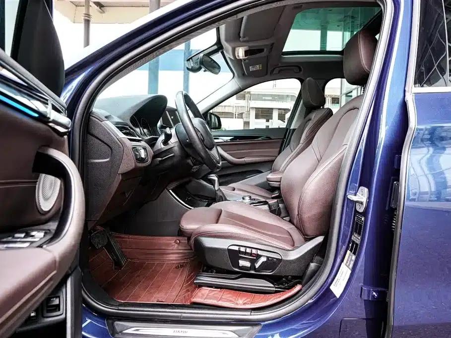 BMW X1 PHEV 2021 xDrive30Le Premium — миниатюра 8