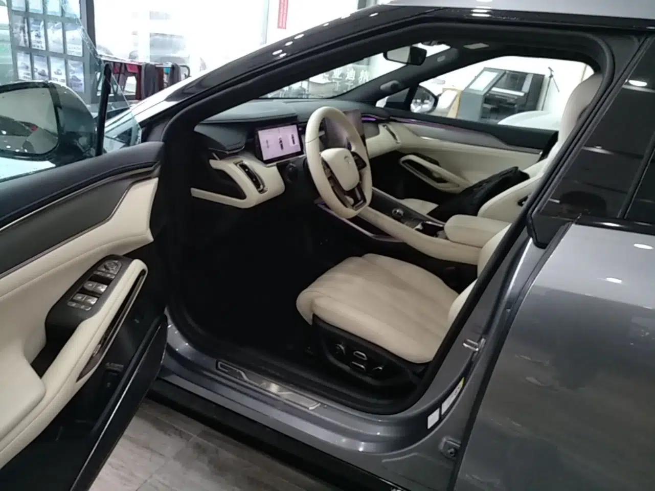 BYD Song L EV 2025 662 km Advanced Intelligent Driving Version — миниатюра 17