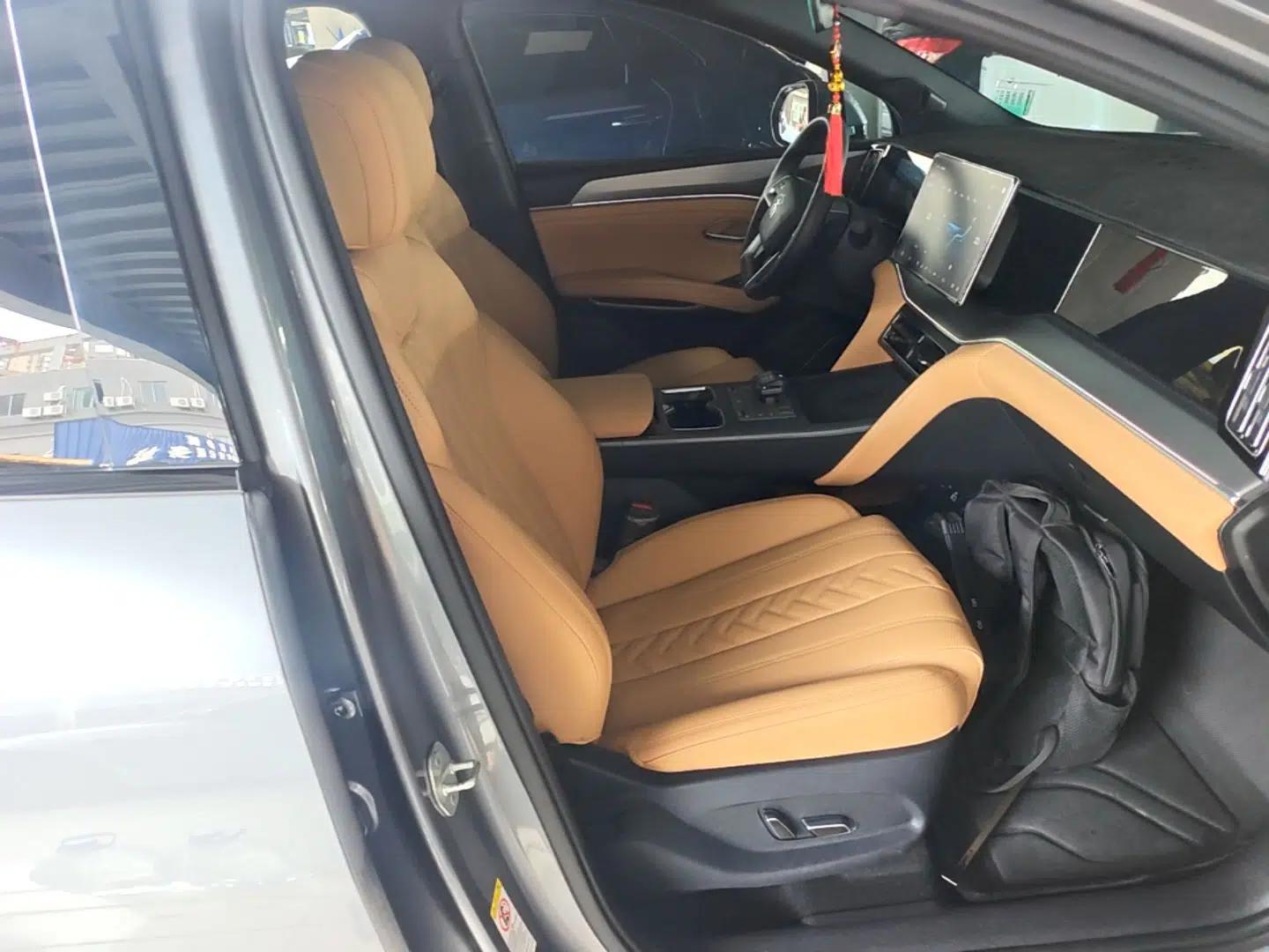 BYD Song L DM-i 2024 112 km Beyond Edition — миниатюра 23