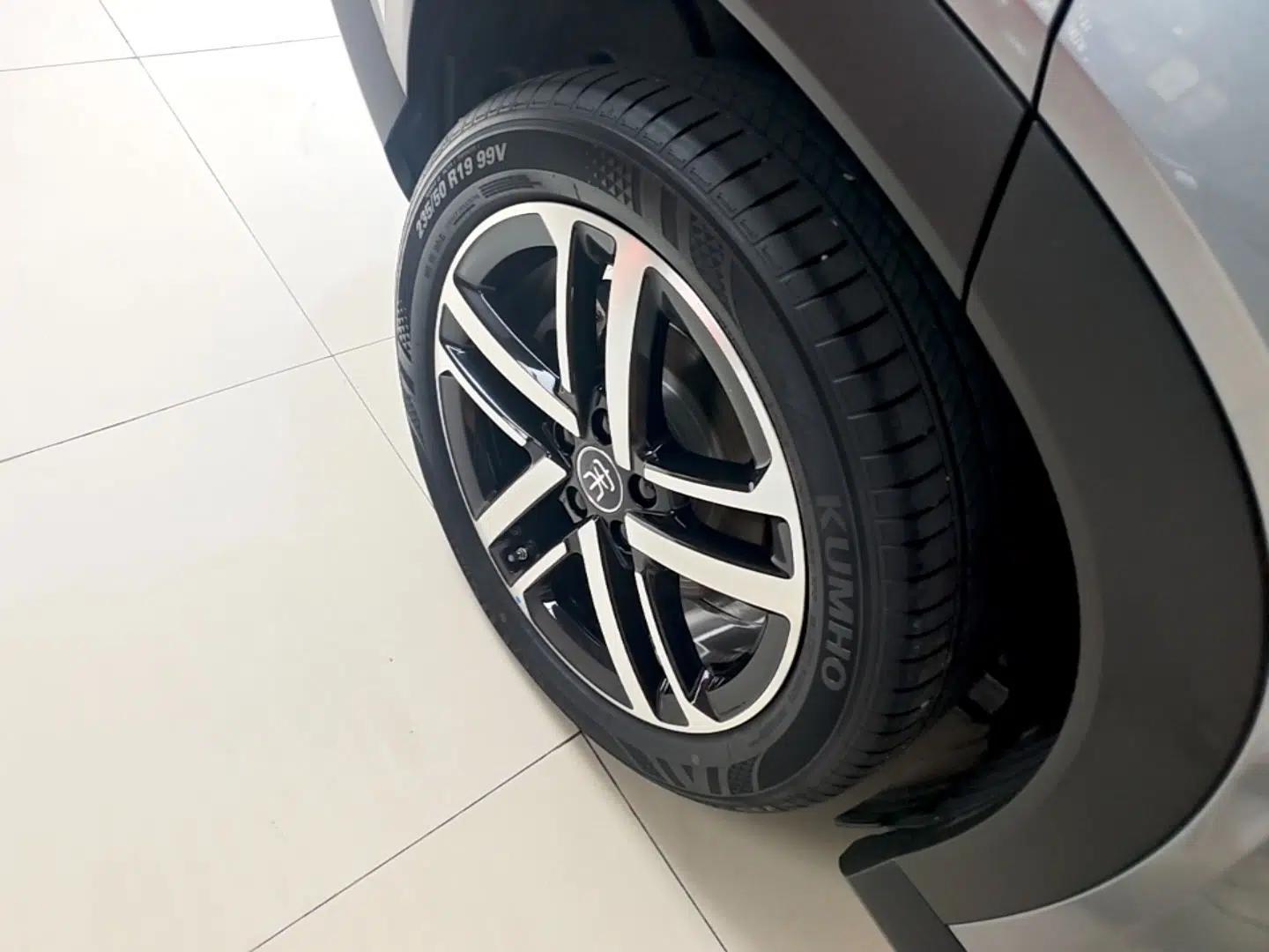 BYD Song L DM-i 2024 112 km Beyond Edition — миниатюра 10