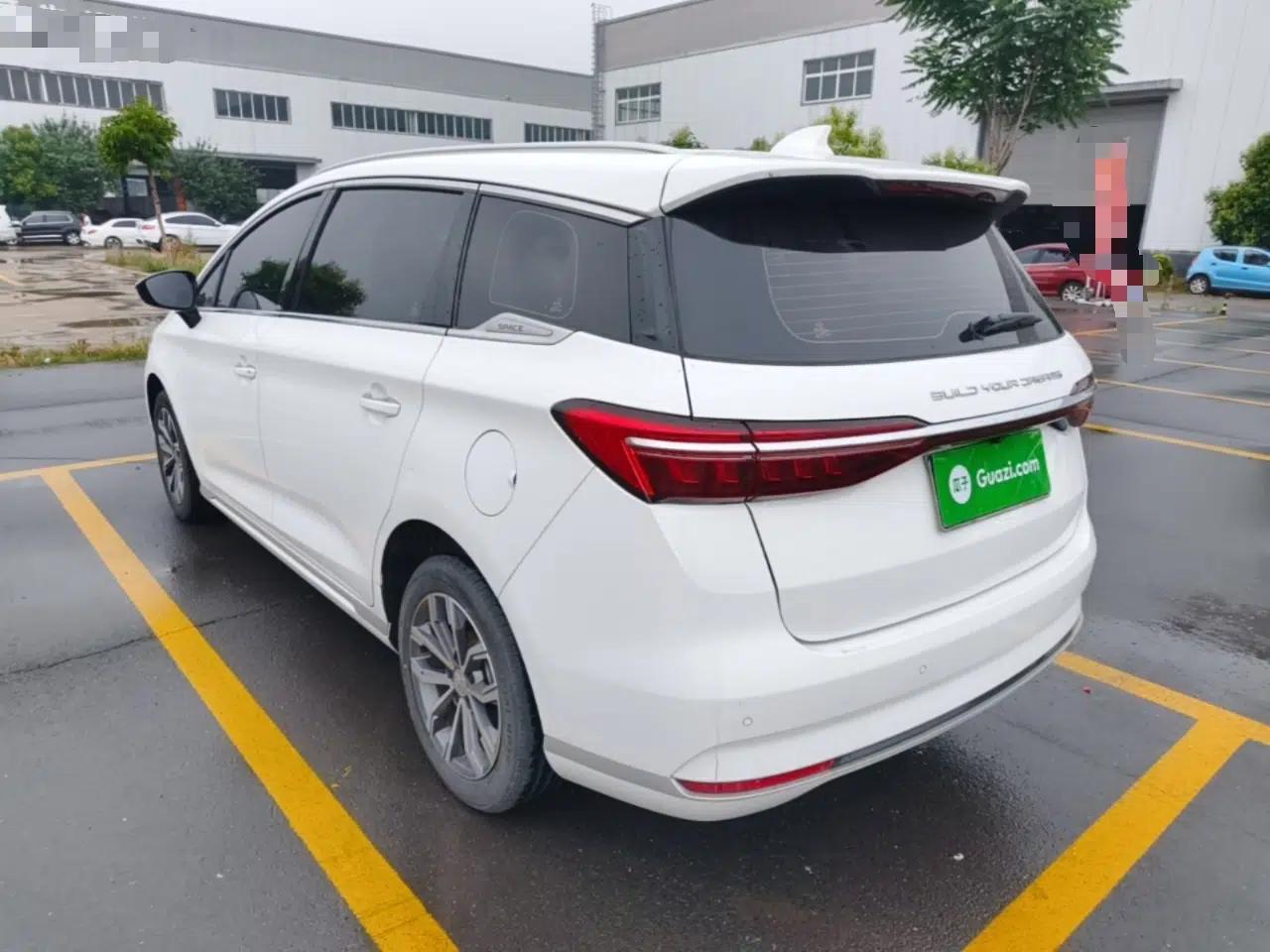 BYD Song MAX 2021 Upgraded Model 1.5T Automatic Luxury 7-Seater — миниатюра 4