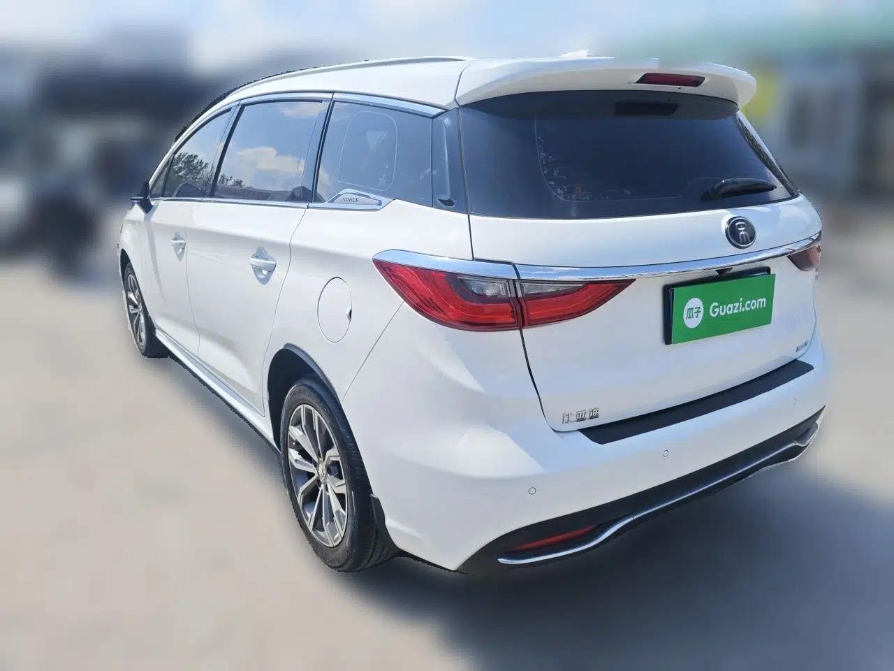 BYD Song MAX 2019 1.5T Automatic Smart Connect Ruiyi Sunroof Model 7 Seats China VI Standard — миниатюра 4