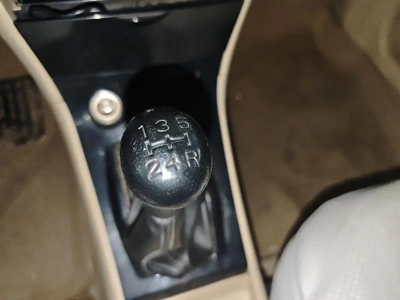 BYD F3 2012 Energy-Saving Model 1.5L Manual Comfort Version — миниатюра 15