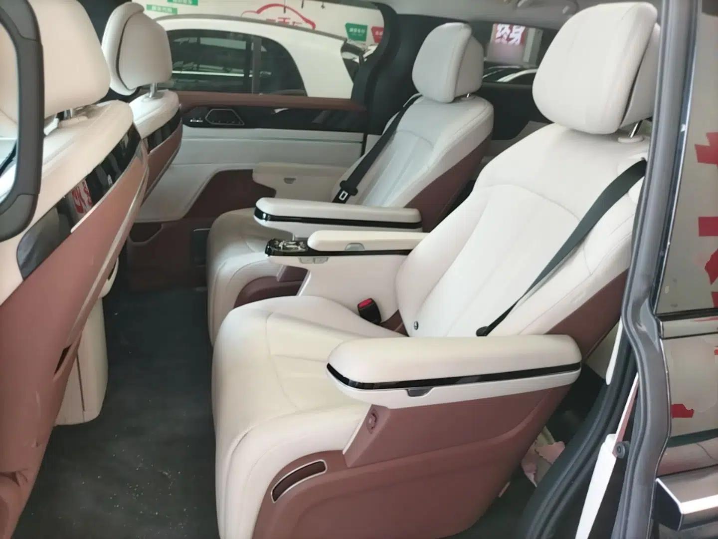 BYD Xia 2025 DM-i 1.5T 180km Beyond Edition — миниатюра 20