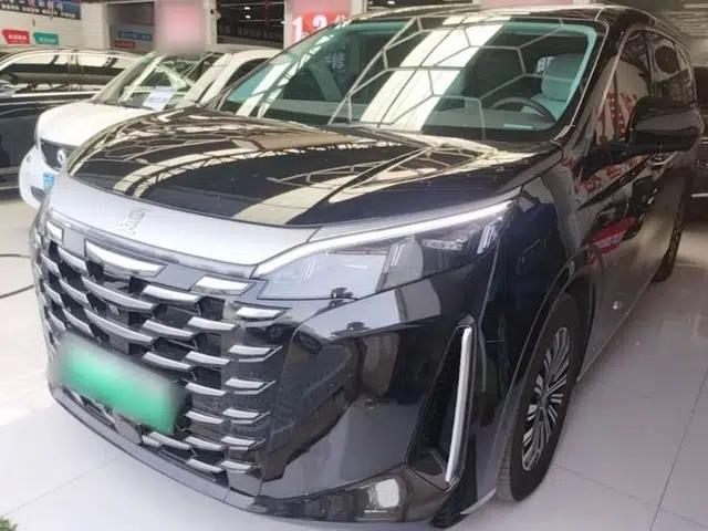 BYD Xia 2025 DM-i 1.5T 180km Beyond Edition