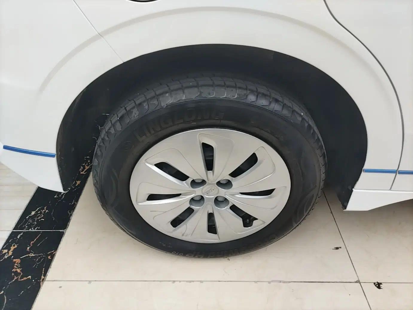 BYD e2 2021 Comfort Model — миниатюра 4