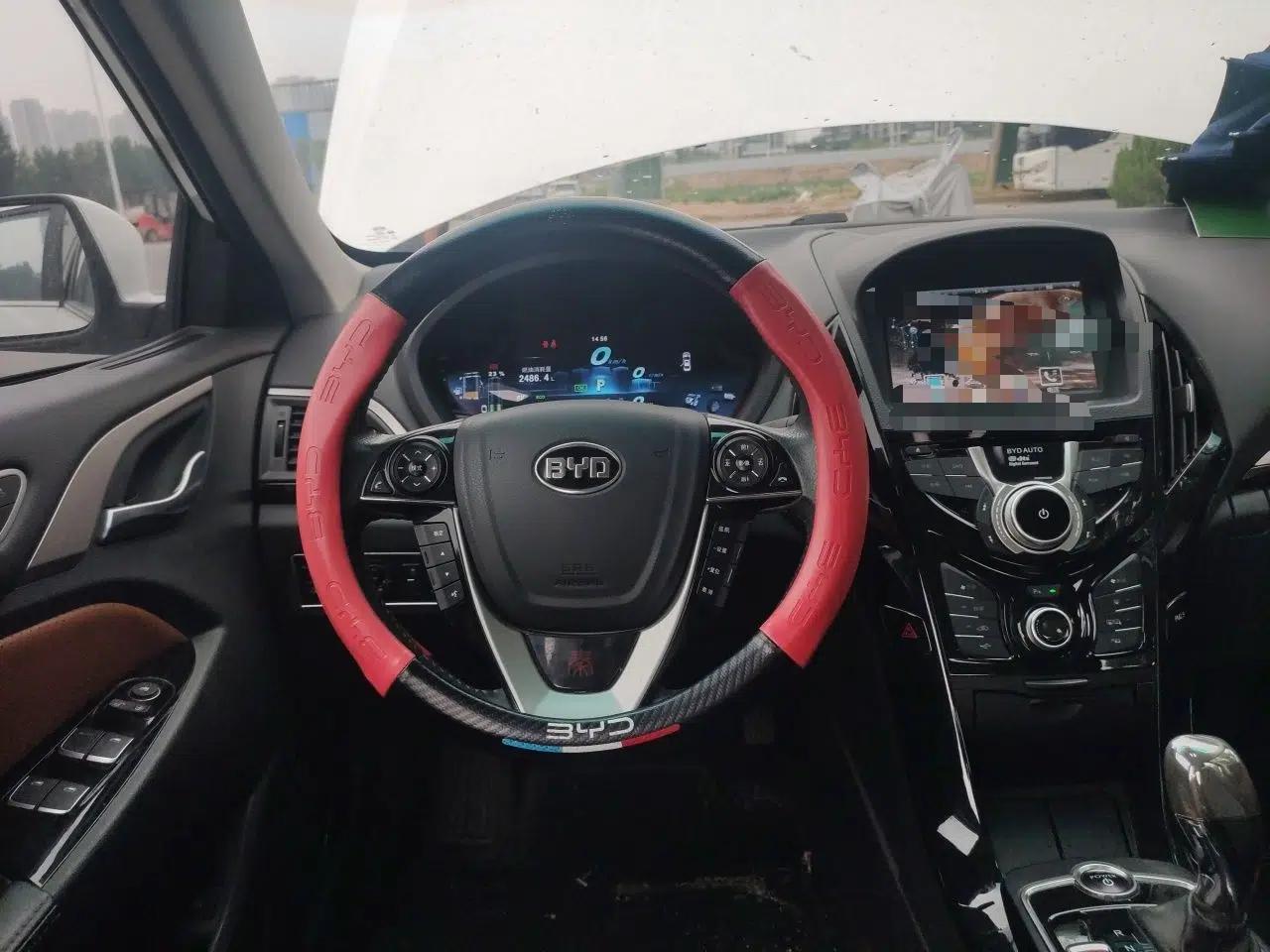 BYD Qin New Energy 2015 1.5T Dual-Crown Flagship Plus Edition — миниатюра 11