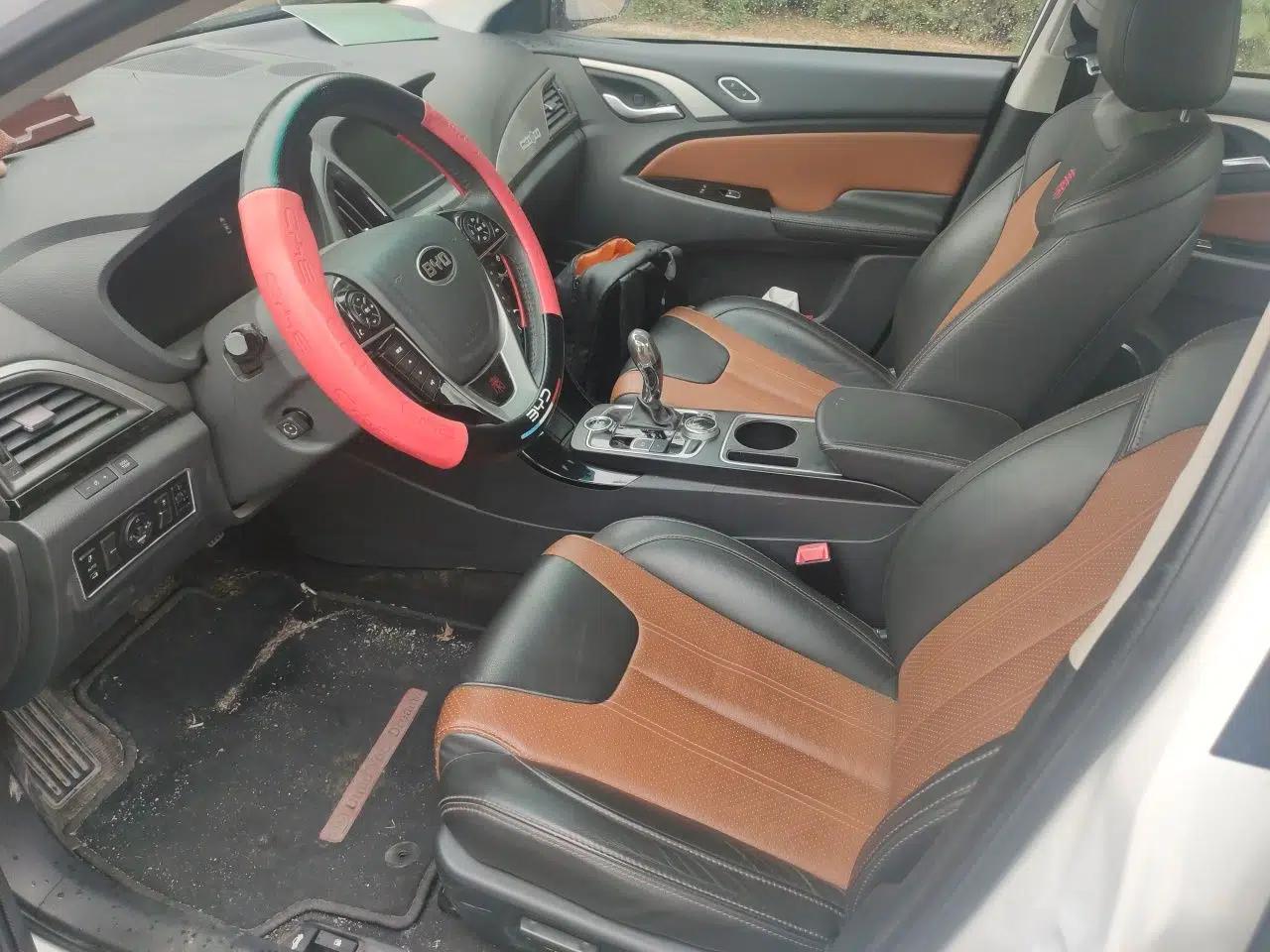 BYD Qin New Energy 2015 1.5T Dual-Crown Flagship Plus Edition — миниатюра 16